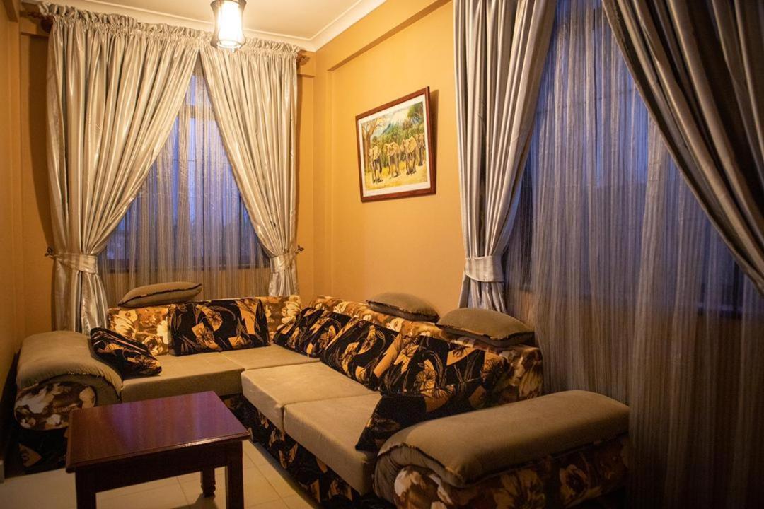Summit Lodge Marombosa ภายนอก รูปภาพ