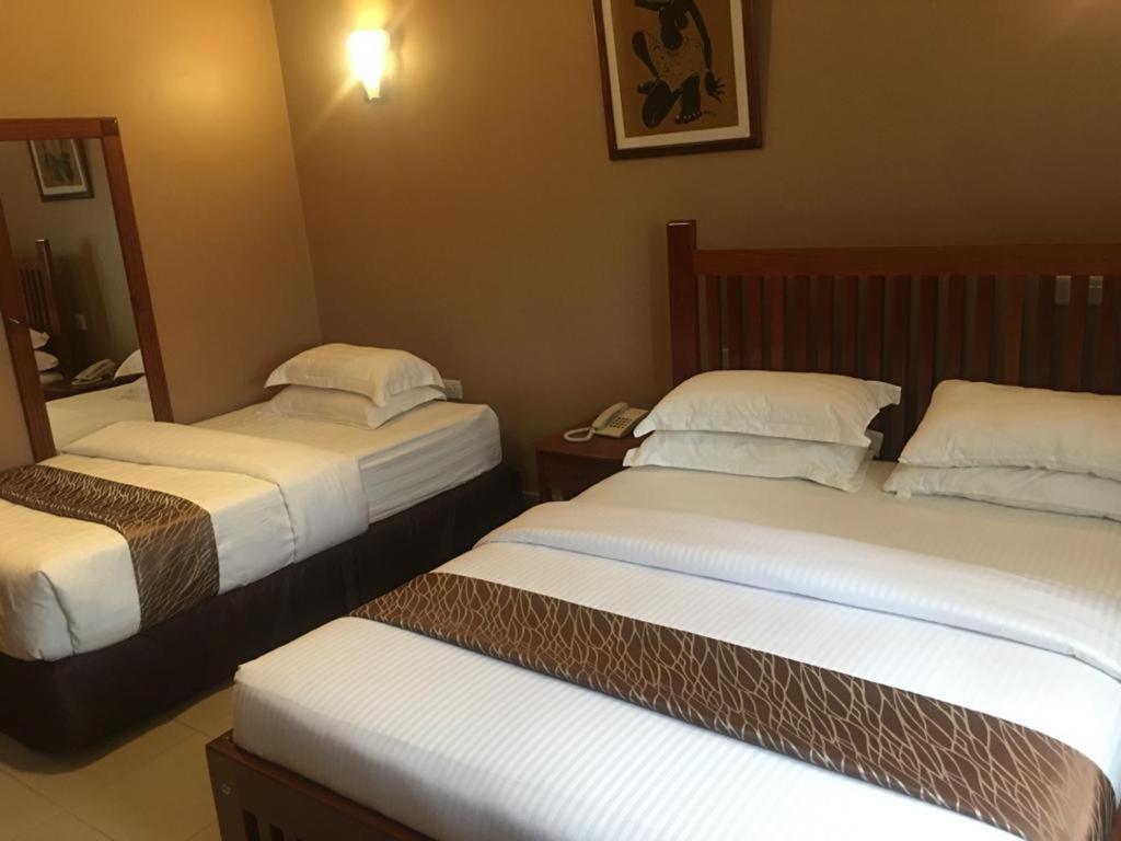 Summit Lodge Marombosa ภายนอก รูปภาพ